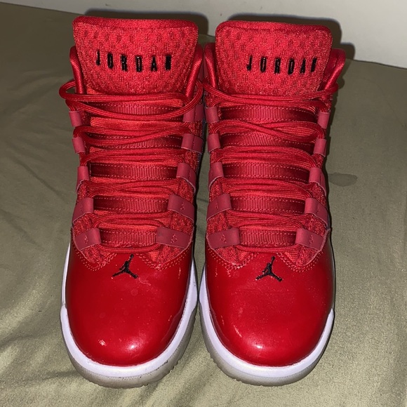 jordan max aura (GS) gym red/black-white-ice - Picture 2 of 5